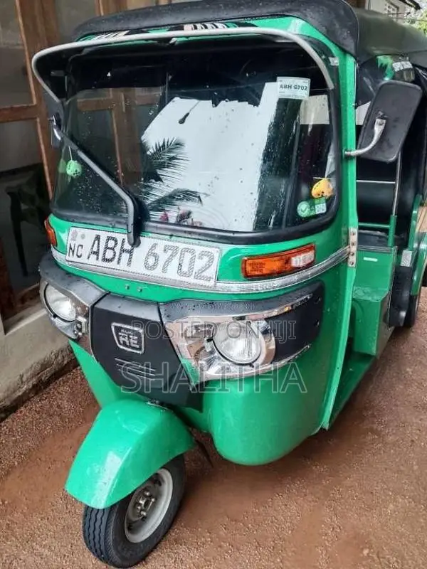 Bajaj 4 Stroke 2015 Three Wheel (Used)