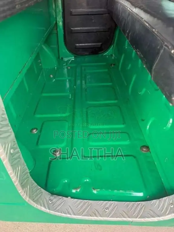 Bajaj 4 Stroke 2015 Three Wheel (Used)