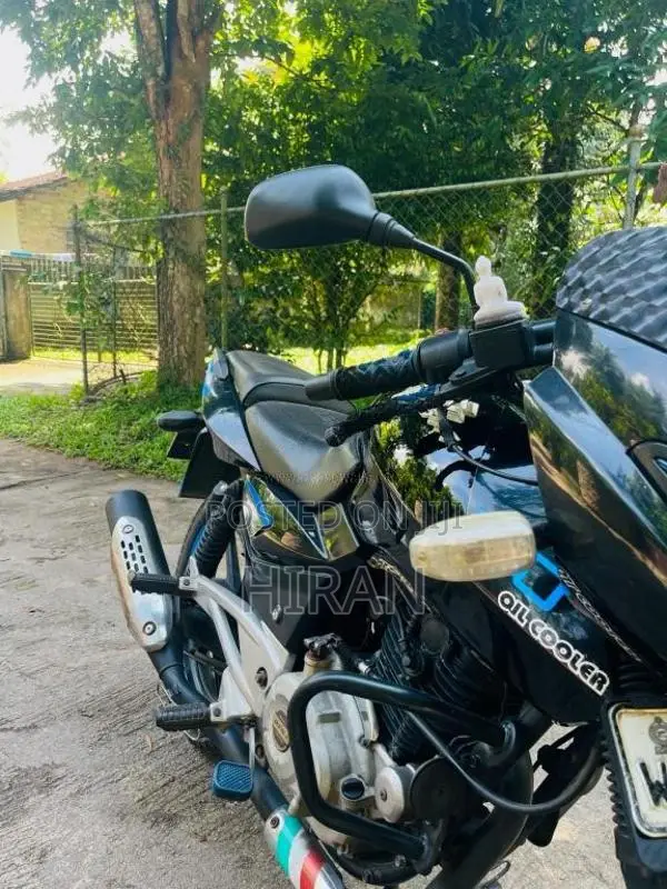 Bajaj Pulsar 2011 Motorbike (Used)