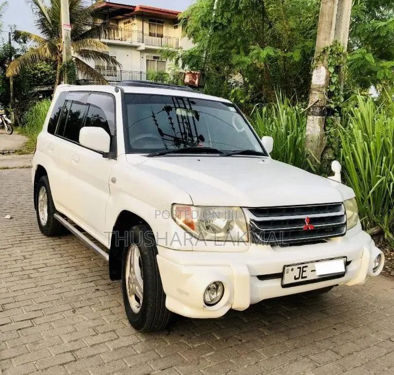 Mitsubishi Jeep 2000 SUV (Used)