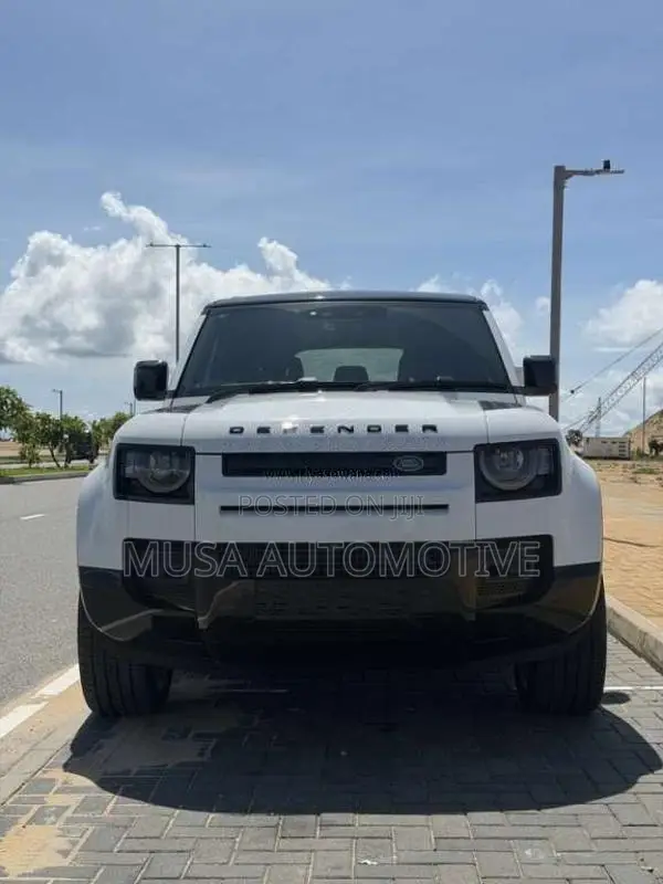 Land-Rover Defender 2025 SUV (Used)