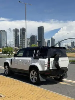 Land-Rover Defender 2025 SUV (Used)