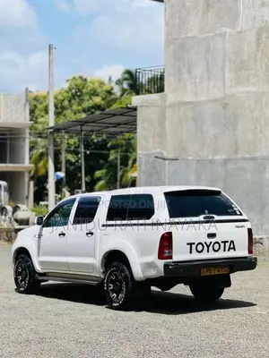 Toyota Hilux 2007 Pickup (Used)