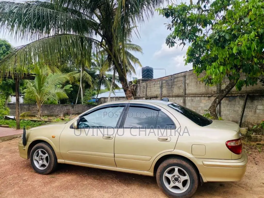 Nissan N16 2006 Car (Used)