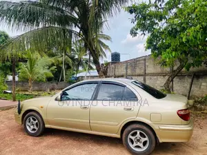 Nissan N16 2006 Car (Used)