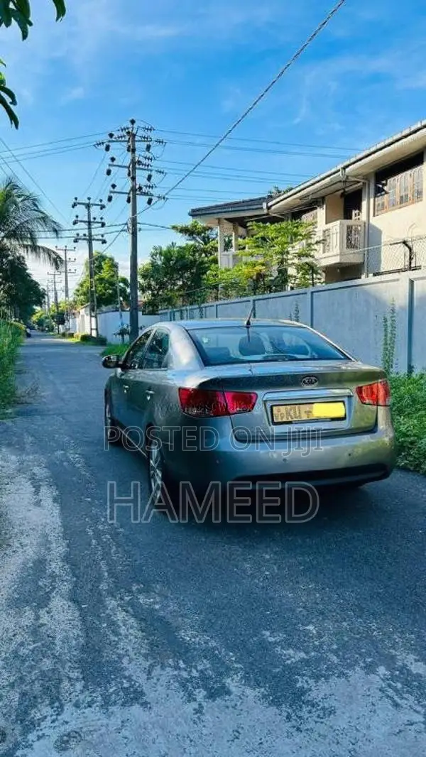 Kia Cerato 2012 Car (Used)