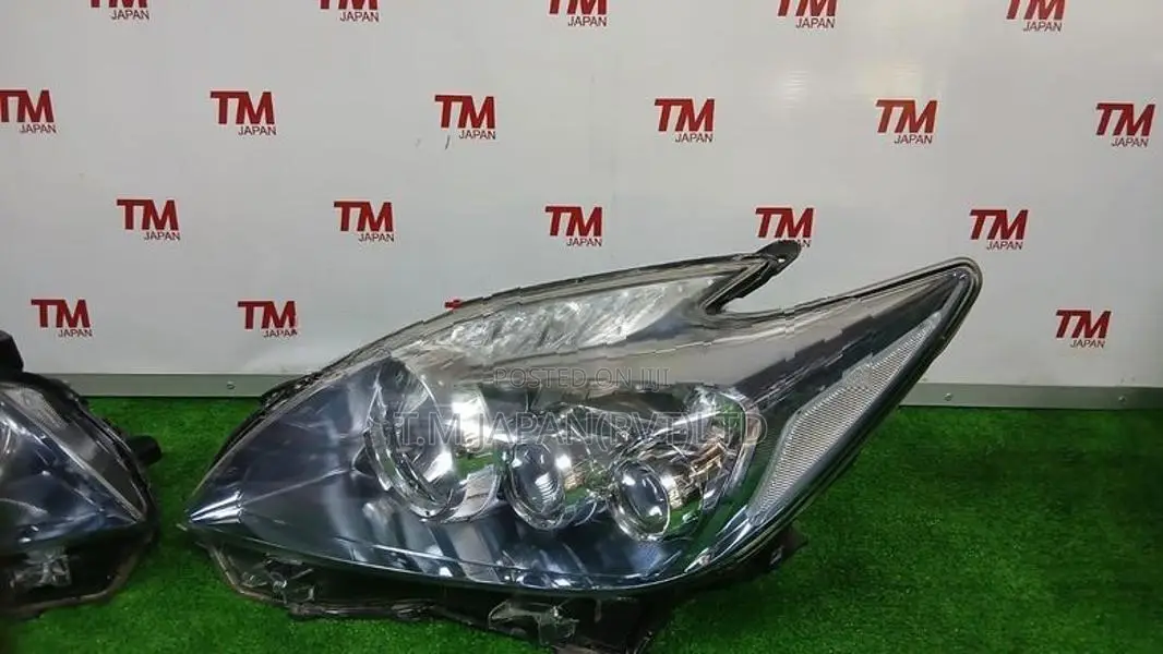 Toyota Prius XW30 Head Light (One Side)