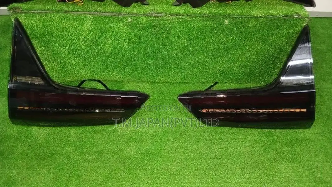 Honda Vezel RV3 Tail Light Set