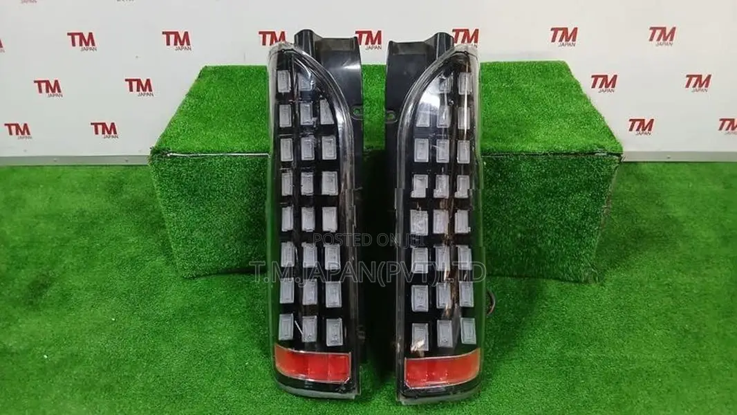 Toyota Hiace (KDH) 200 Tail Light (Both Side)