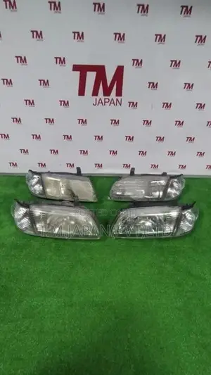 Nissan Sunny FB 15 Head Light