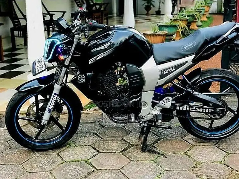 Yamaha FZS V1 2011