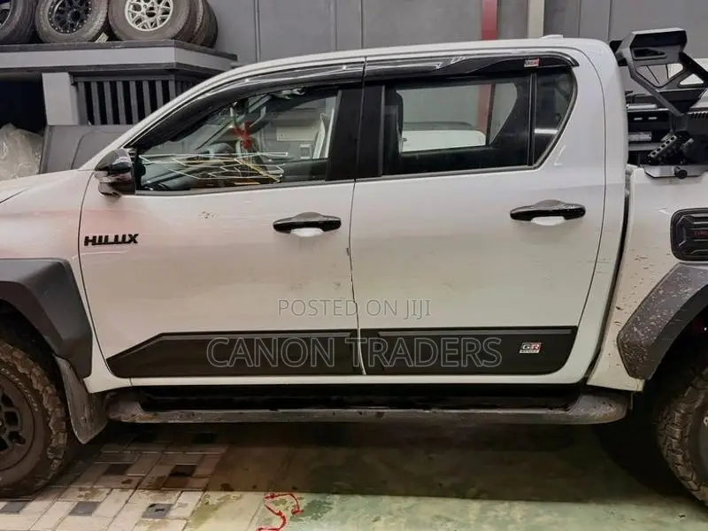 Hilux GR 2025 Hamer Machine Gun Roll Bar