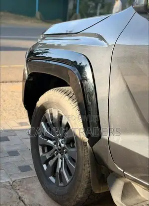 Mitsubishi Triton Hamer Electric Roll Shutter & Night Fury Bar