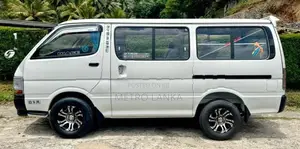 Toyota Dolphin LH103 1994