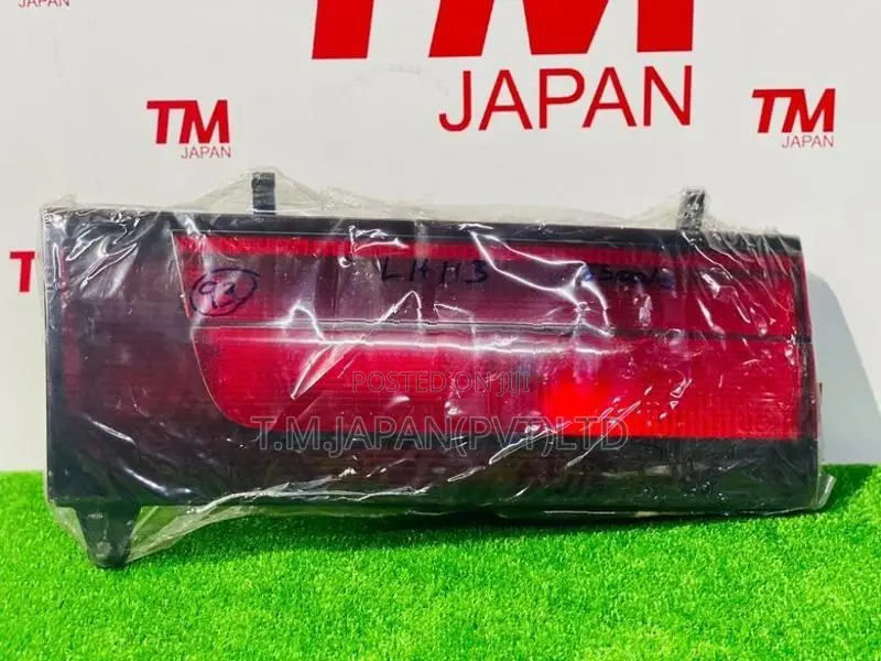 Toyota HiAce Dolphin LH162 (one side)