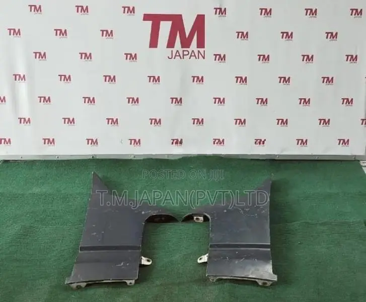 Mitsubishi Minicab U61 / U62 Front Fender (one side)