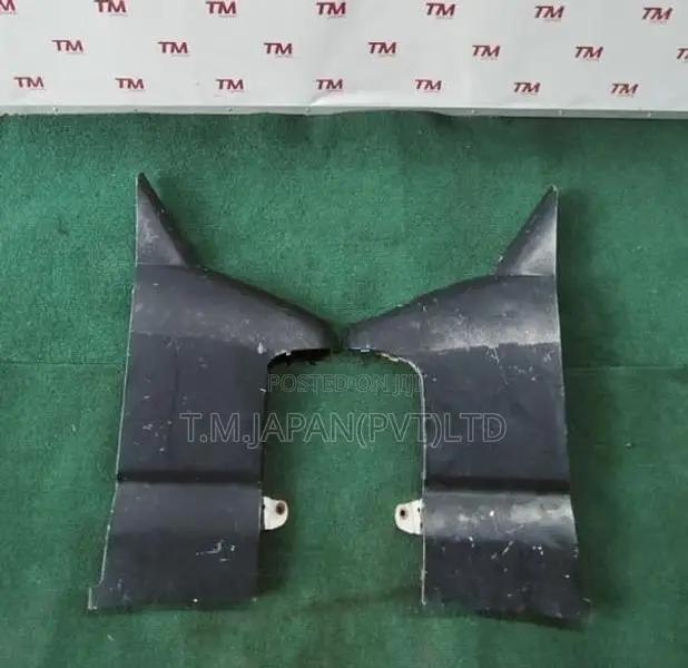 Mitsubishi Minicab U61 / U62 Front Fender (one side)