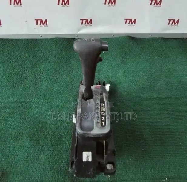Nissan Sunny FB15 Automatic Gear Selector Shifter Assembly