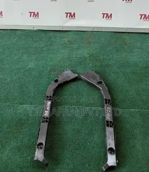 Toyota Prius NHW20 Rear Bumper Retainer (one side)