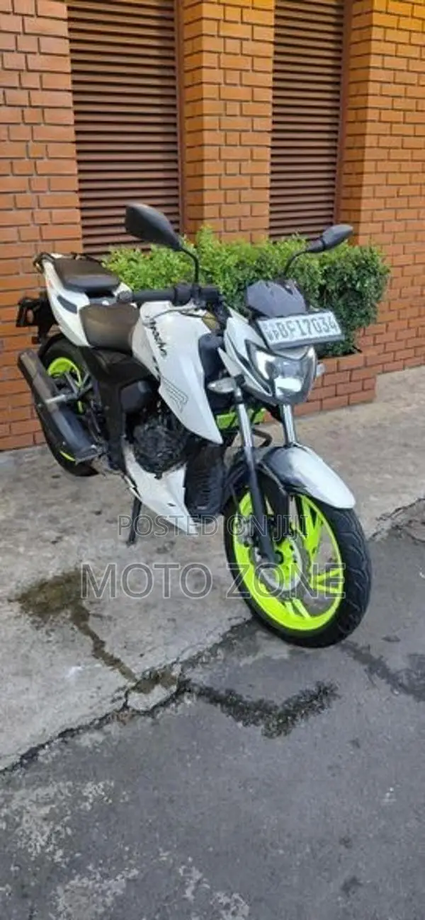 TVS Apache 2017
