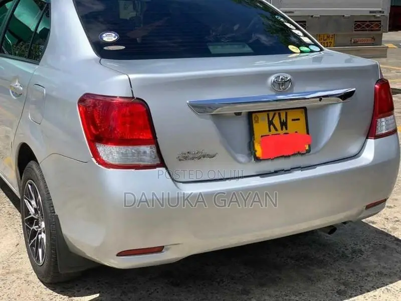 Toyota Axio 2012