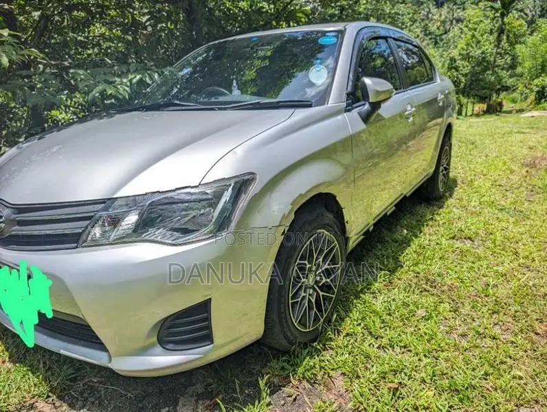 Toyota Axio 2012
