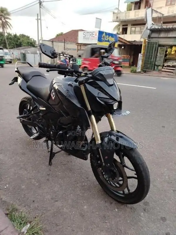 Bajaj Pulsar N160 2025