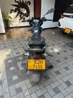 Bajaj Discover 125 2023