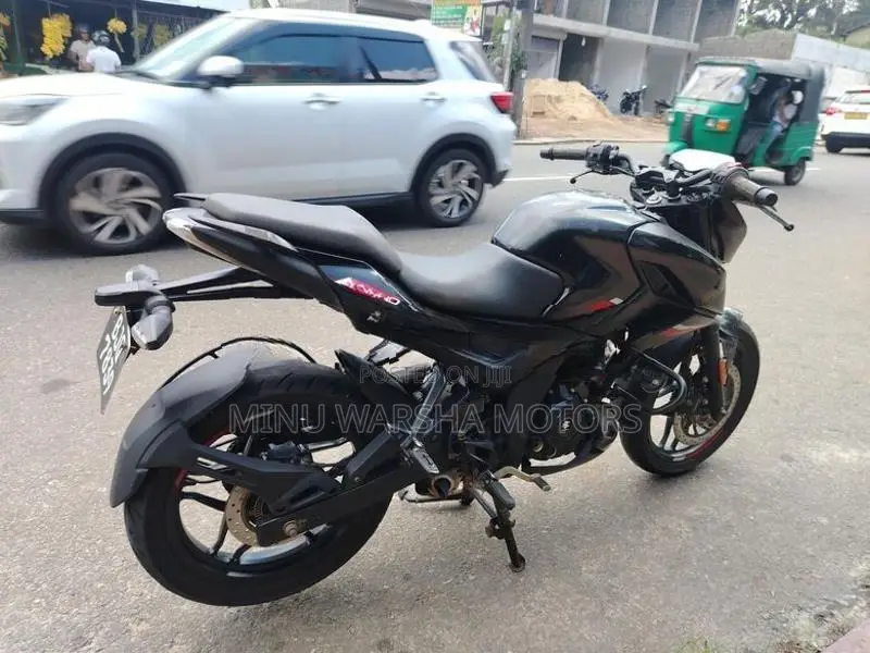 Bajaj Pulsar N160 2025