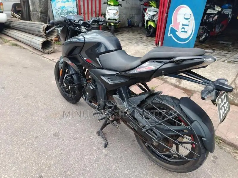 Bajaj Pulsar N160 2025