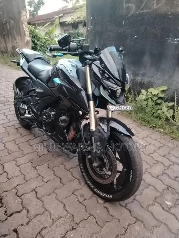 Bajaj Pulsar N160 2025