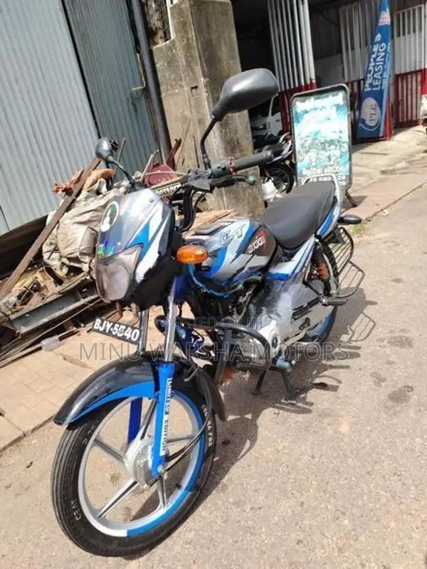 Bajaj CT100 2025