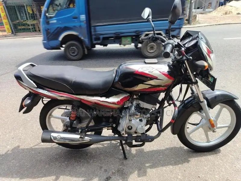 Bajaj CT100 2025