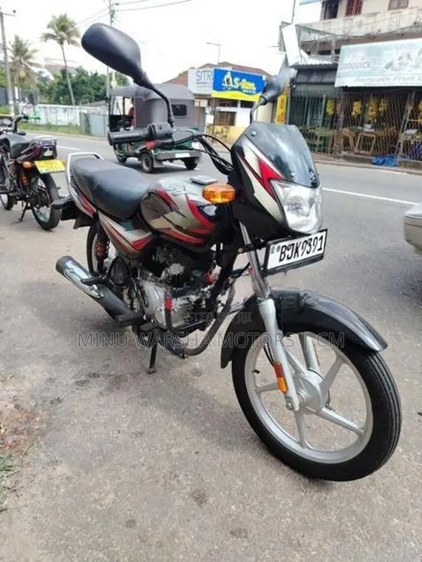 Bajaj CT100 2025