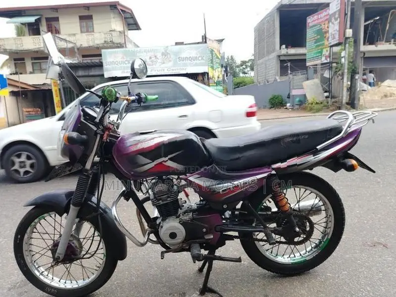 Bajaj CT100 2016