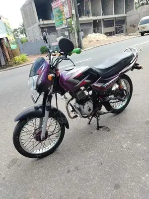 Bajaj CT100 2016