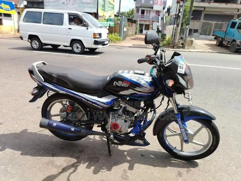 Bajaj CT100 2025