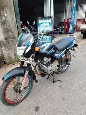 Bajaj CT100 2015