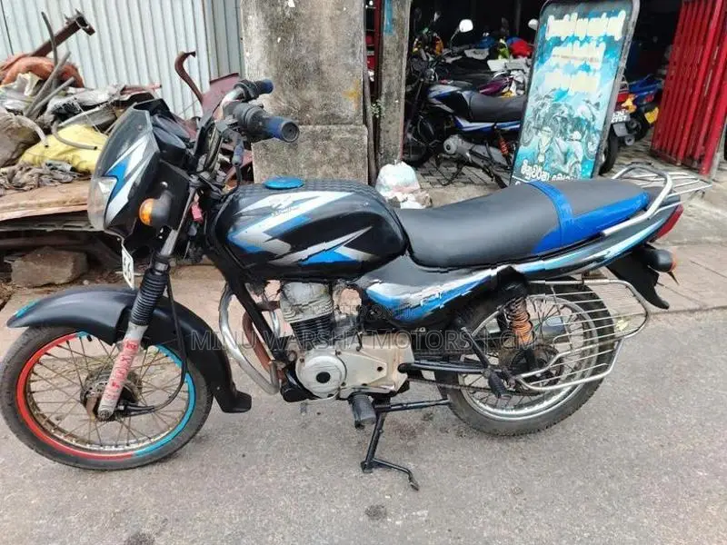 Bajaj CT100 2015