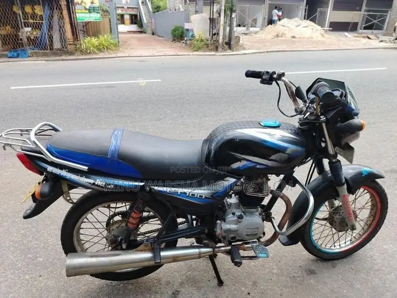 Bajaj CT100 2015