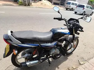 Bajaj CT100 2024