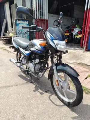 Bajaj CT100 2025