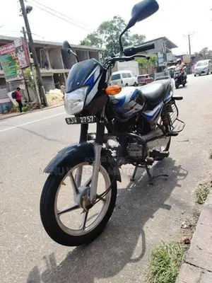 Bajaj CT100 2025