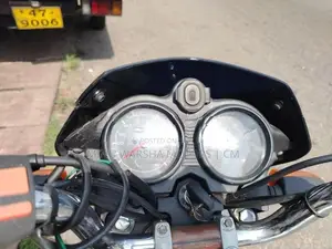 Bajaj CT100 2025