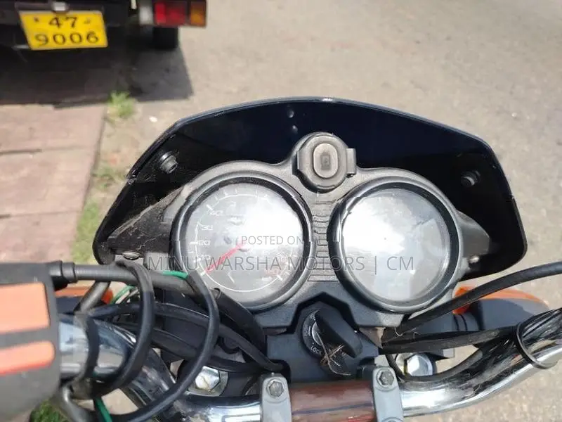 Bajaj CT100 2025