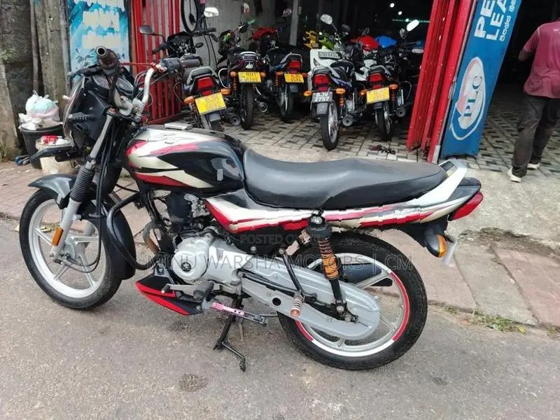 Bajaj CT100 2025