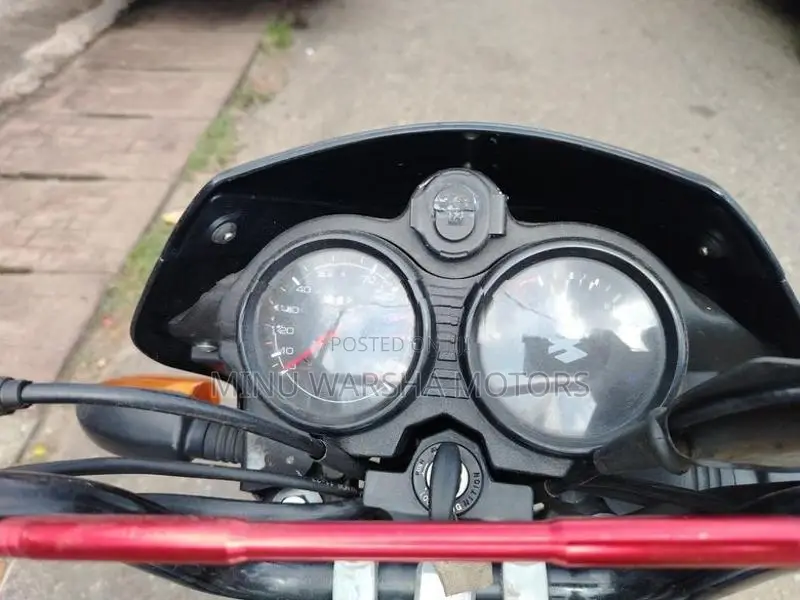 Bajaj CT100 2025