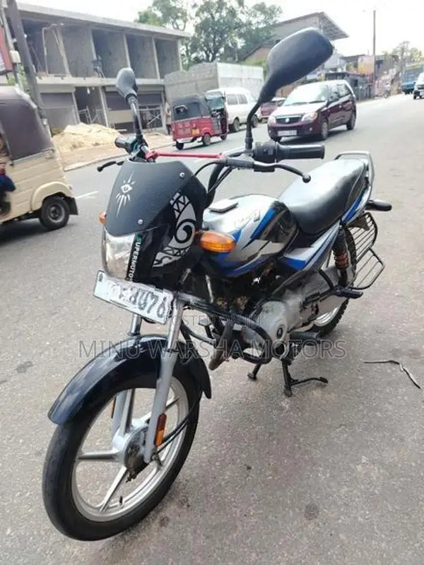 Bajaj CT100 2025