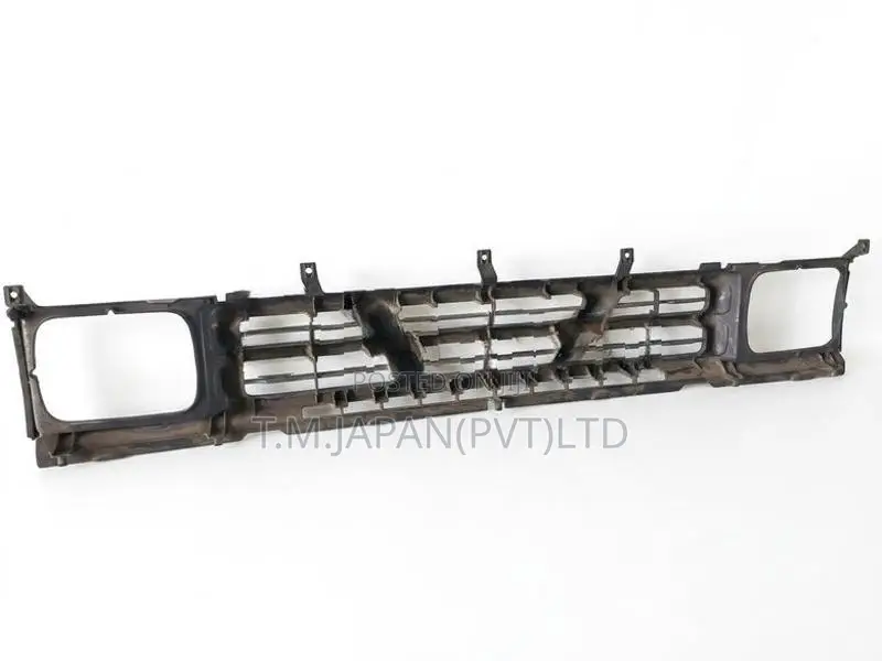 Nissan D21 Grill