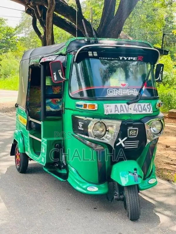 Bajaj RE 2015
